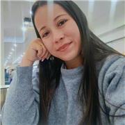 Una persona amable cariñosa responsable atenta colaboradora activa